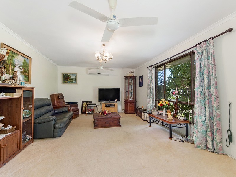 33 Deodar Drive, Burleigh Waters QLD 4220