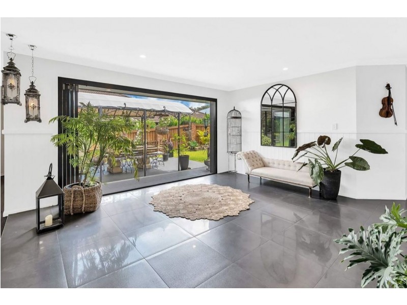 12 Riverbank Court, Ashmore QLD 4214