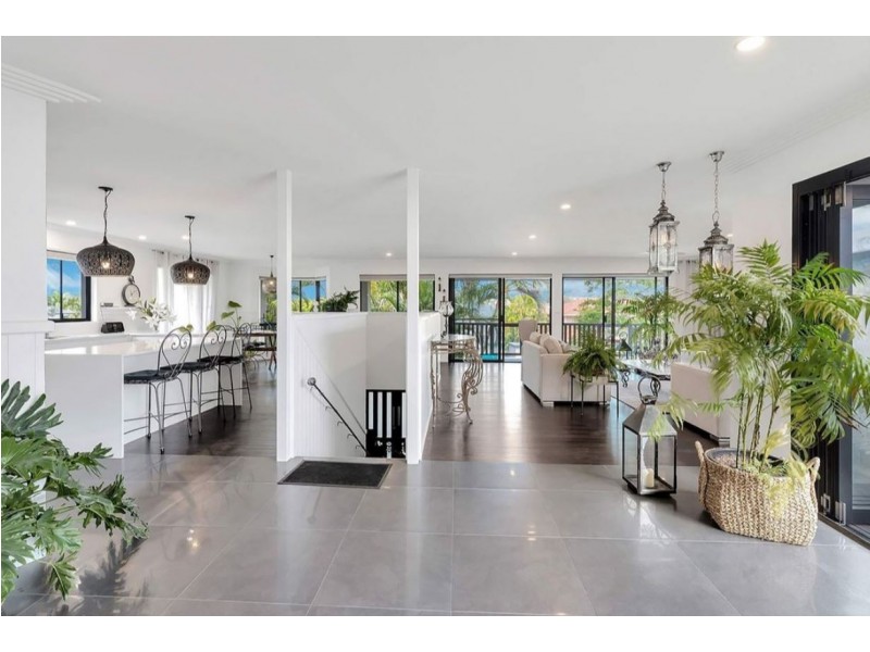 12 Riverbank Court, Ashmore QLD 4214