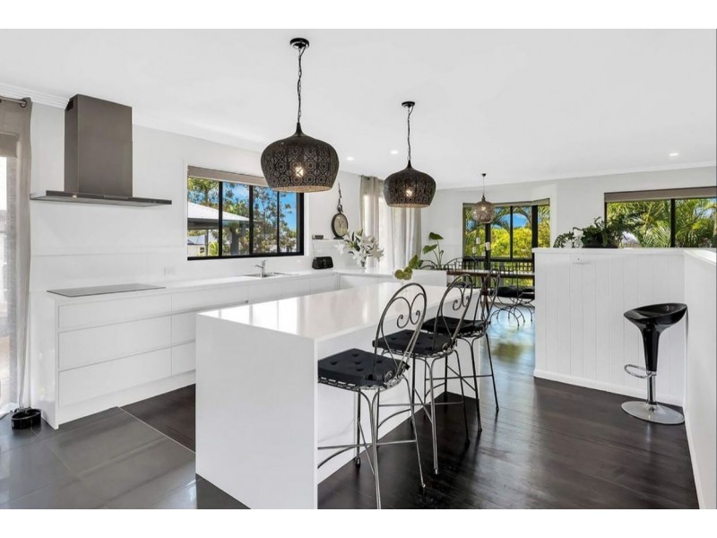 12 Riverbank Court, Ashmore QLD 4214