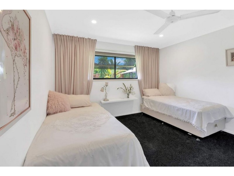 12 Riverbank Court, Ashmore QLD 4214