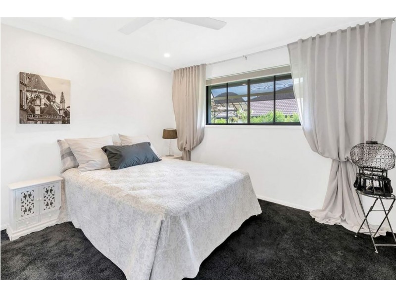 12 Riverbank Court, Ashmore QLD 4214