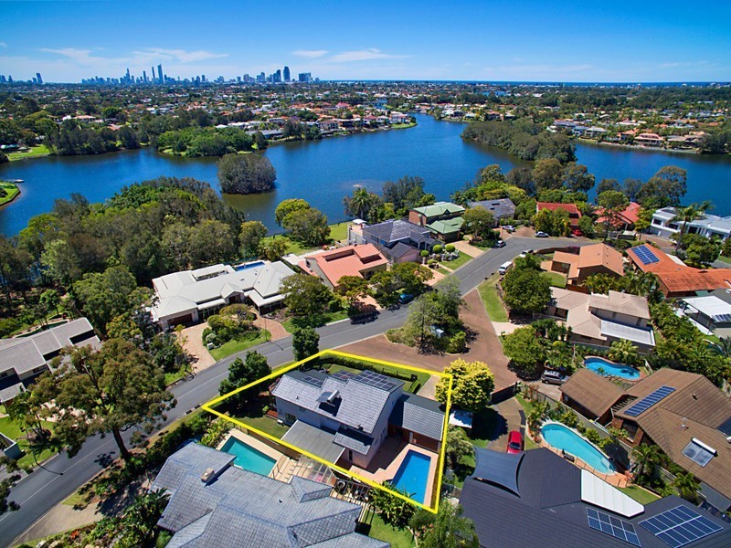 5 Pinnacle Court, Robina QLD 4226