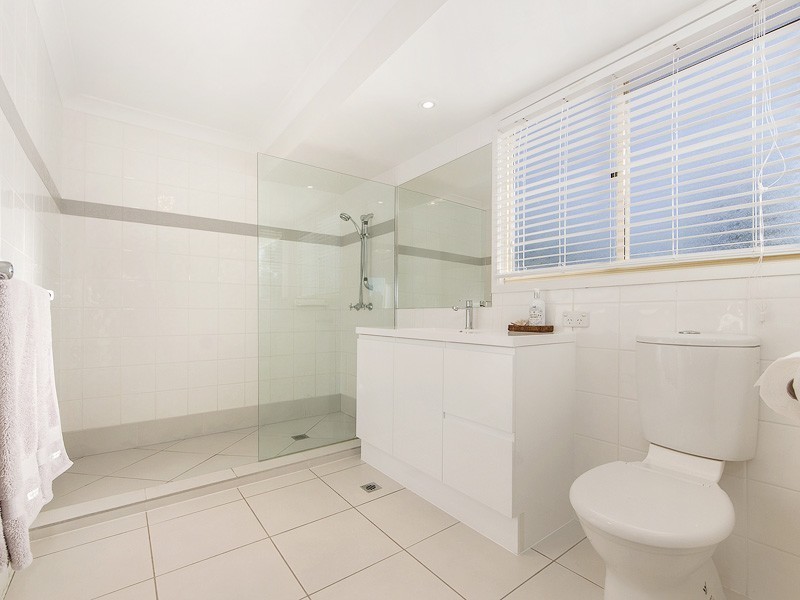 5 Pinnacle Court, Robina QLD 4226