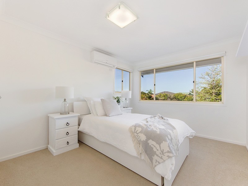 5 Pinnacle Court, Robina QLD 4226