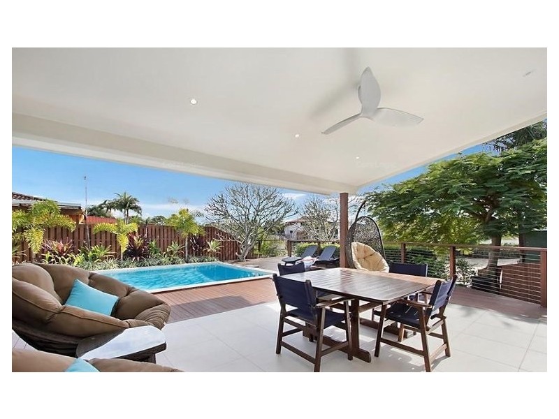 1 Costa Court, Broadbeach Waters QLD 4218