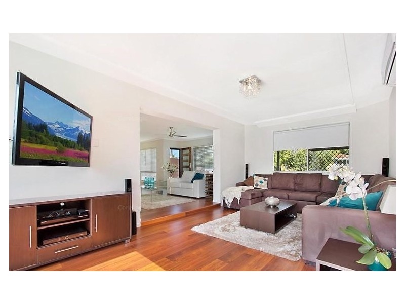 1 Costa Court, Broadbeach Waters QLD 4218