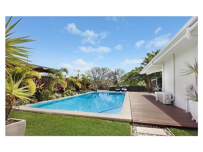 1 Costa Court, Broadbeach Waters QLD 4218