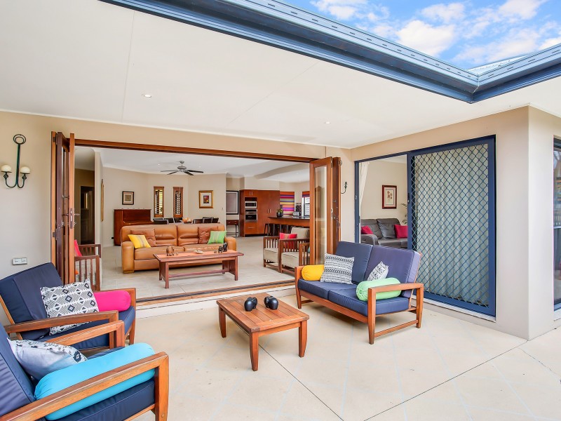 10 Magenta Drive, Varsity Lakes QLD 4227