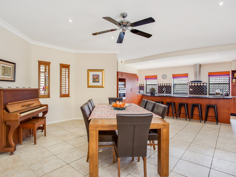 10 Magenta Drive, Varsity Lakes QLD 4227