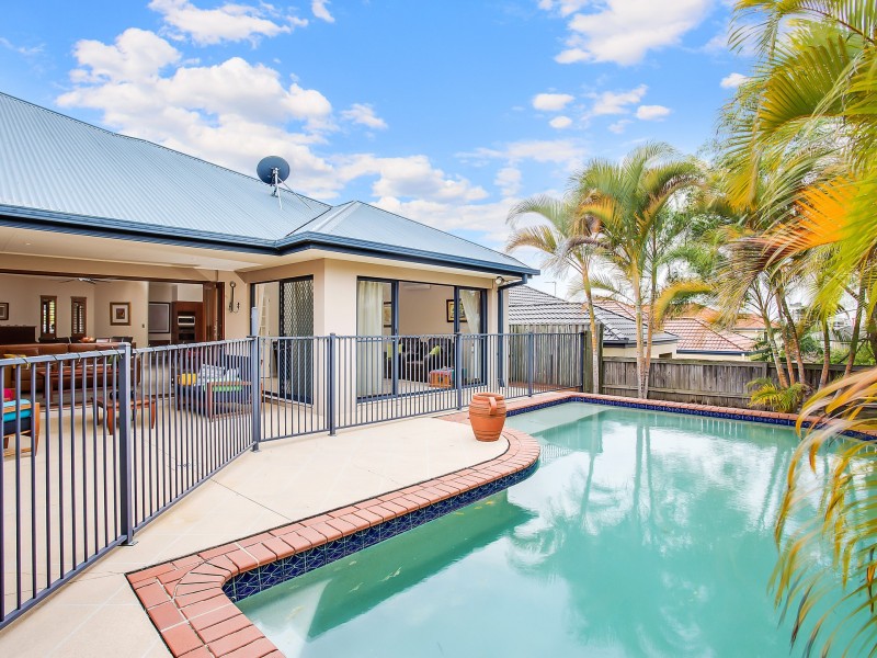 10 Magenta Drive, Varsity Lakes QLD 4227