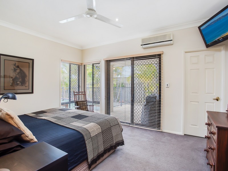 10 Magenta Drive, Varsity Lakes QLD 4227