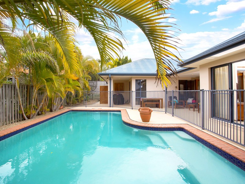 10 Magenta Drive, Varsity Lakes QLD 4227