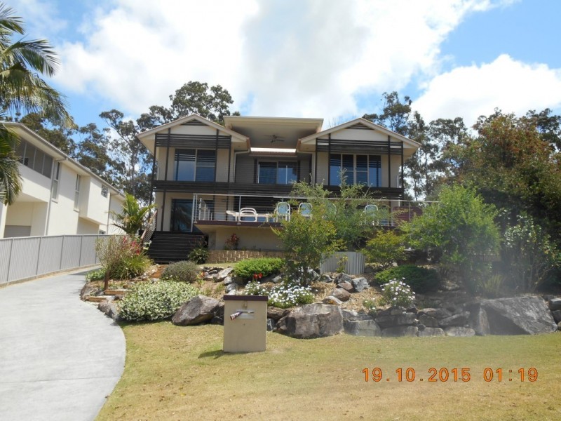 4 Chevron Rise, Highland Park QLD 4211