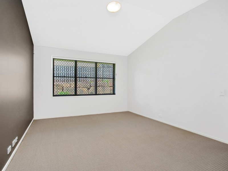 27 Hewson Court, Mudgeeraba QLD 4213