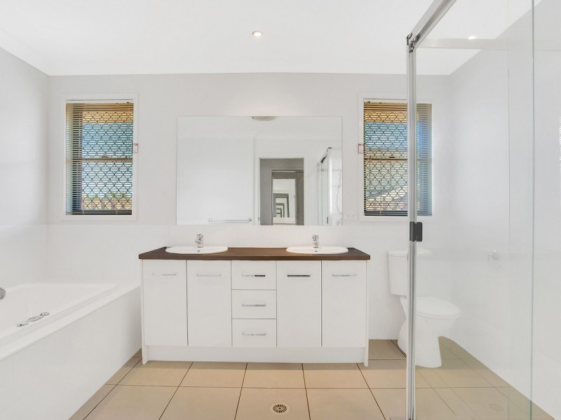 27 Hewson Court, Mudgeeraba QLD 4213