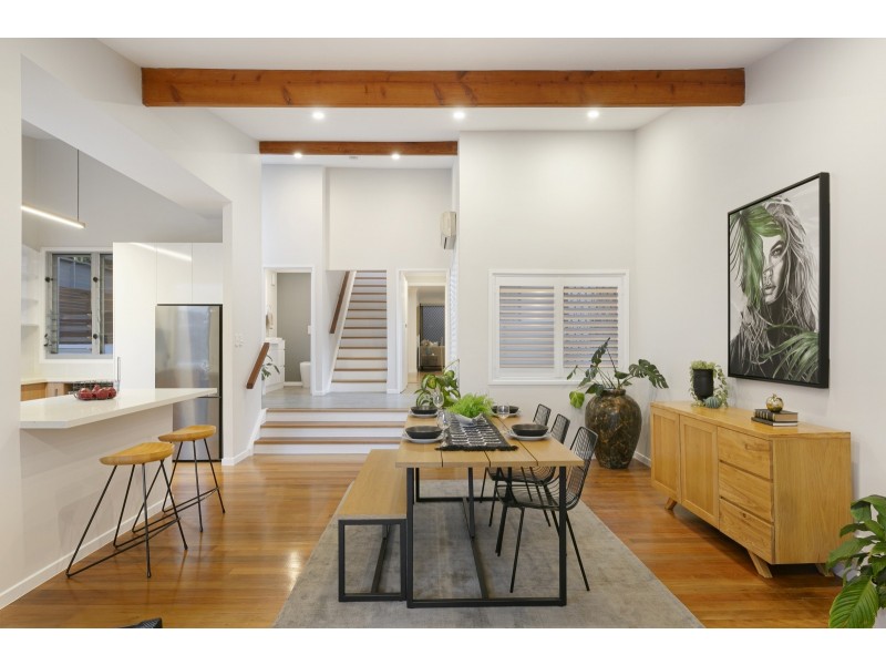 62 Ocean Parade, Burleigh Heads QLD 4220