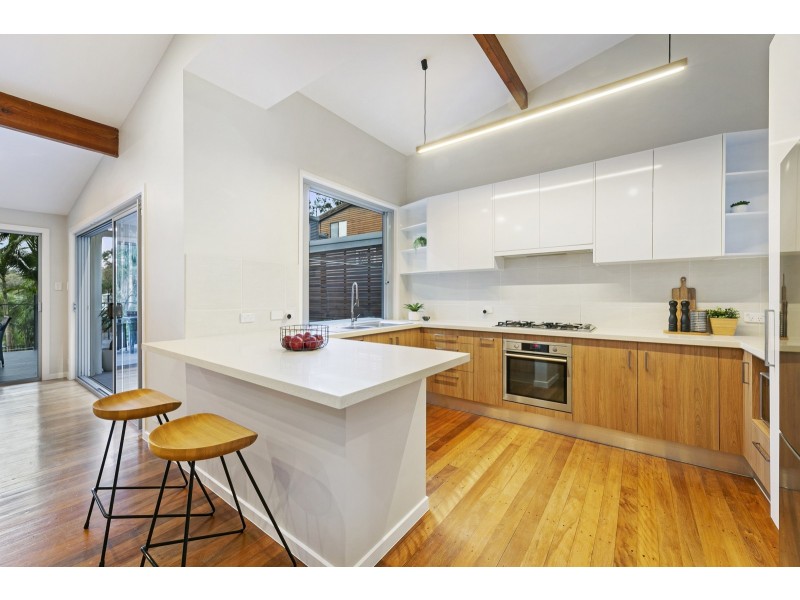 62 Ocean Parade, Burleigh Heads QLD 4220