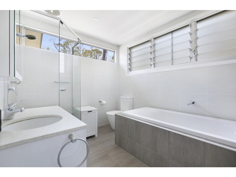 62 Ocean Parade, Burleigh Heads QLD 4220