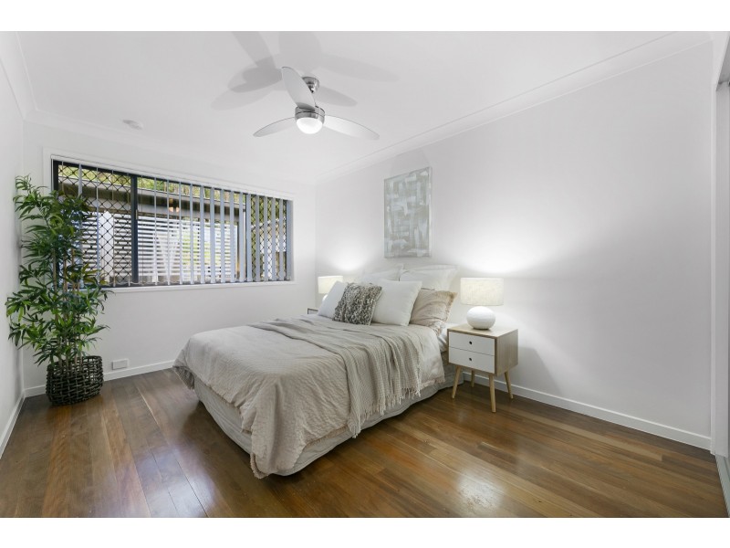 62 Ocean Parade, Burleigh Heads QLD 4220