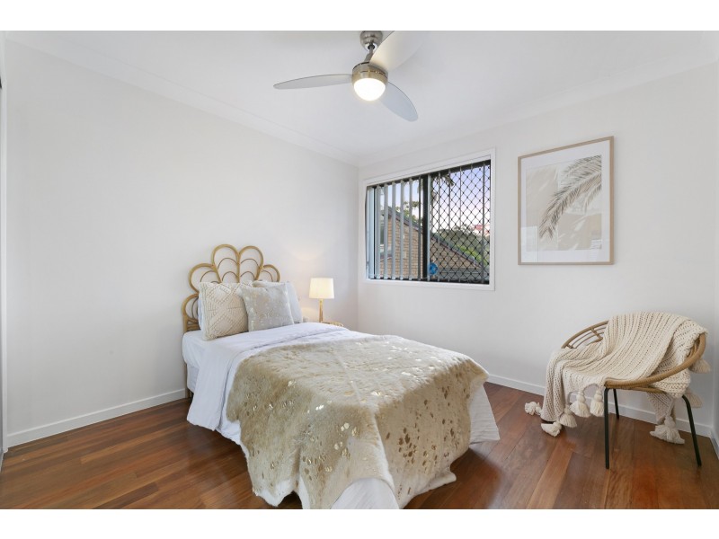 62 Ocean Parade, Burleigh Heads QLD 4220