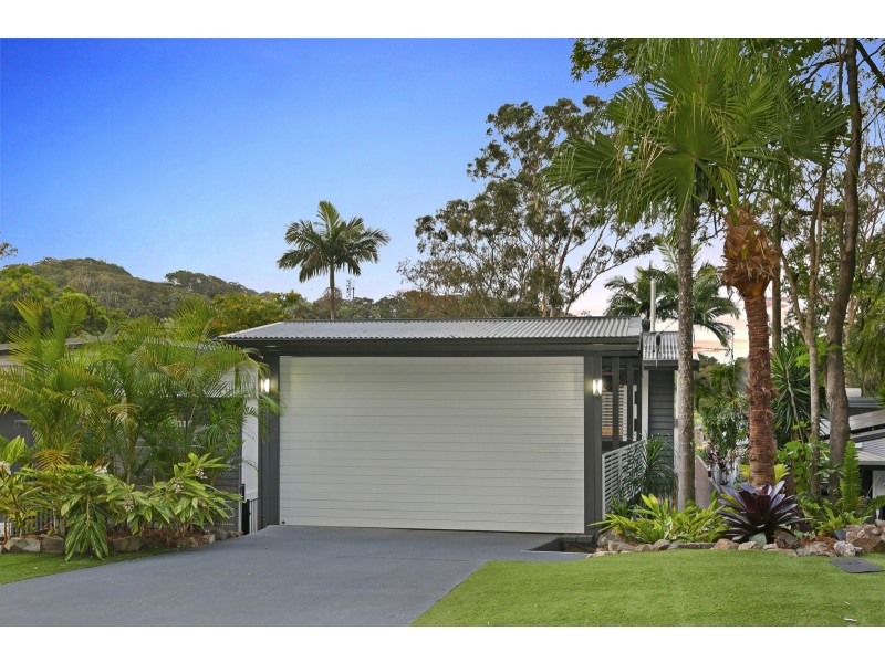 62 Ocean Parade, Burleigh Heads QLD 4220