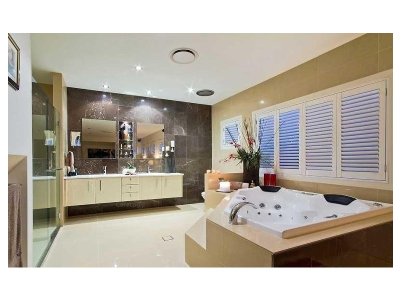 28 Sunningdale Circuit, Robina QLD 4226