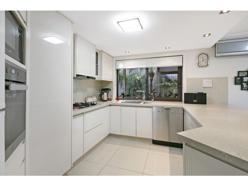 28 Sunningdale Circuit, Robina QLD 4226