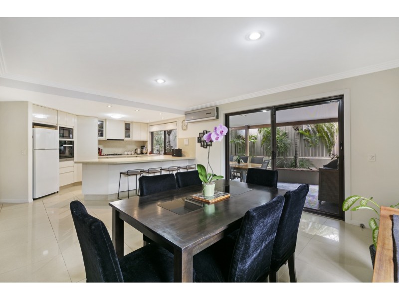 28 Sunningdale Circuit, Robina QLD 4226