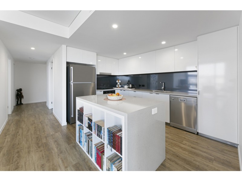 372/33 Lakefront Crescent, Varsity Lakes QLD 4227