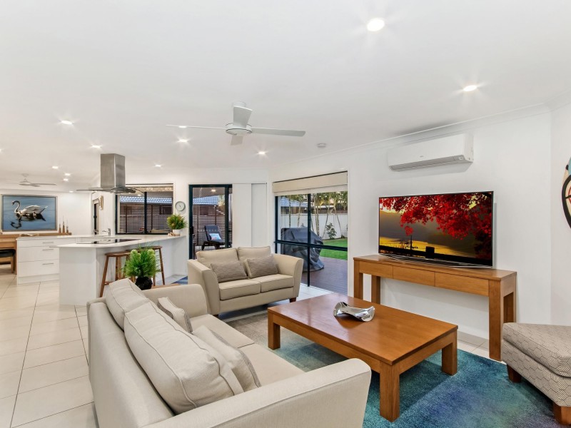 9 Litsea Court, Reedy Creek QLD 4227