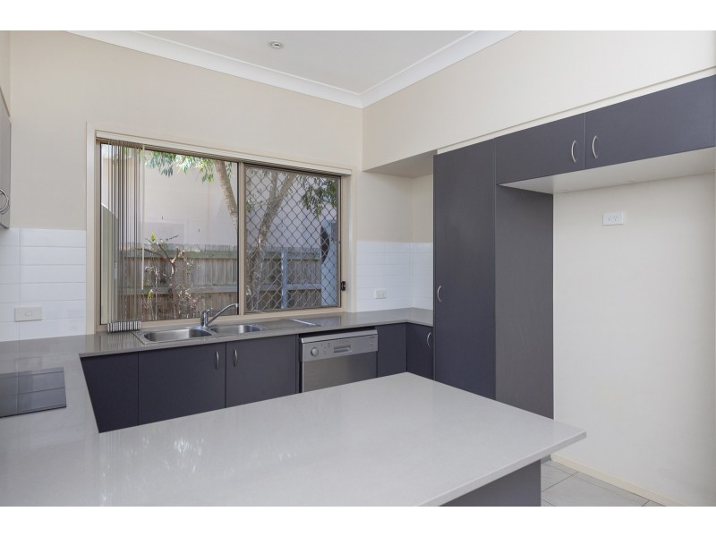 5/2 Weir Drive, Upper Coomera QLD 4209