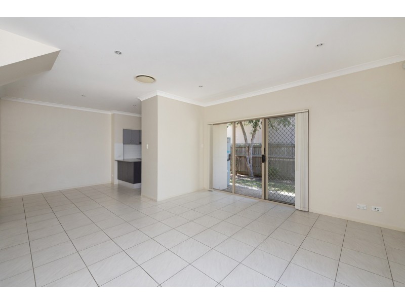 5/2 Weir Drive, Upper Coomera QLD 4209
