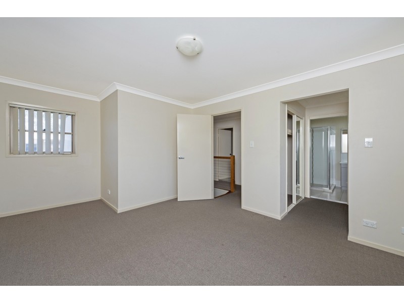 5/2 Weir Drive, Upper Coomera QLD 4209