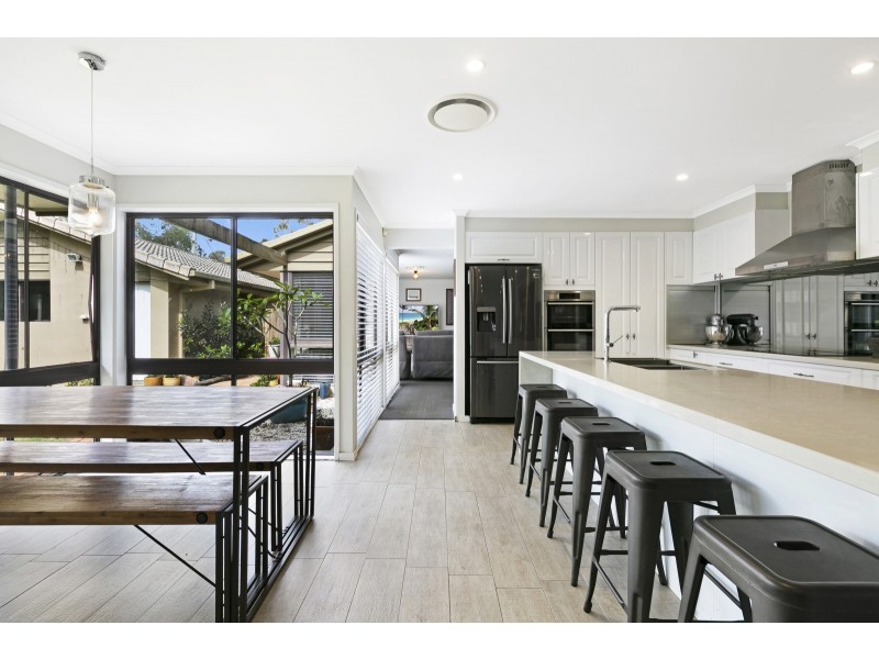 18 Princess Place, Tallai QLD 4213