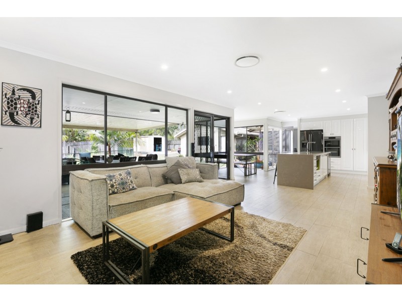 18 Princess Place, Tallai QLD 4213