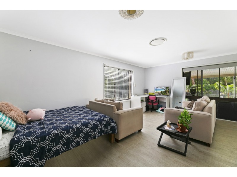 18 Princess Place, Tallai QLD 4213
