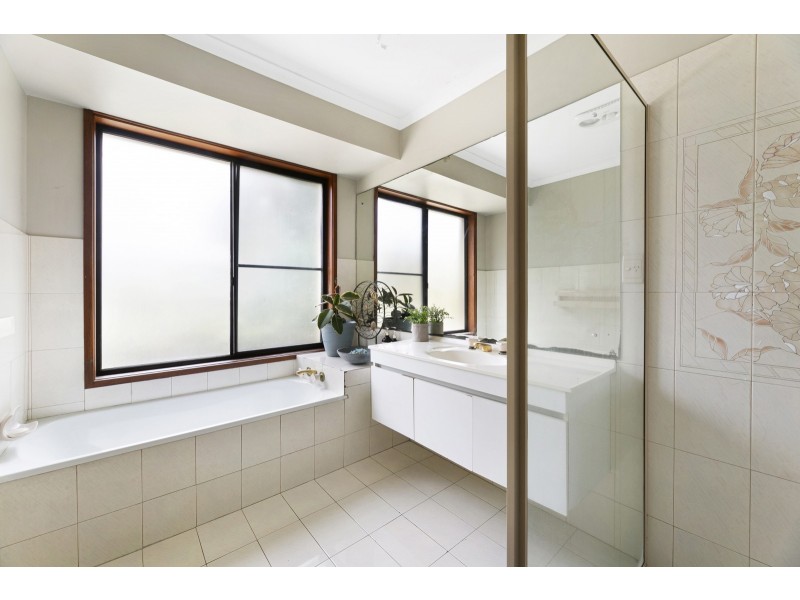 18 Princess Place, Tallai QLD 4213