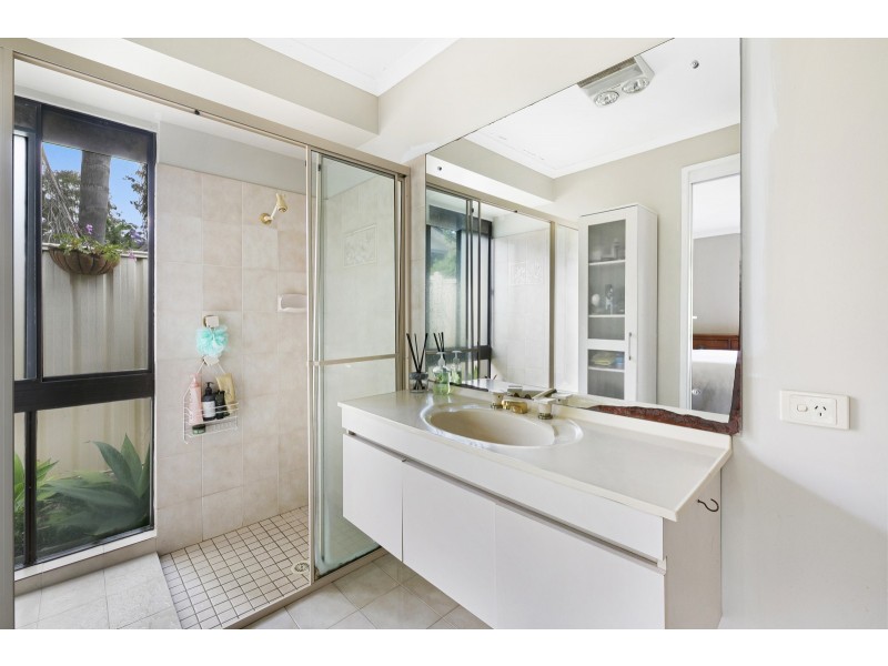 18 Princess Place, Tallai QLD 4213