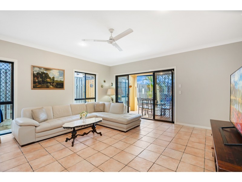 23 Ranier Crescent, Varsity Lakes QLD 4227
