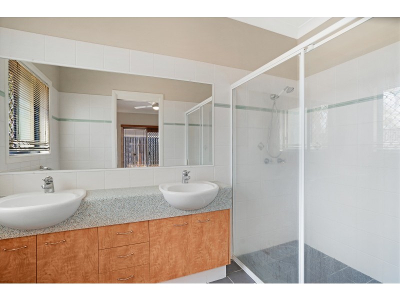 23 Ranier Crescent, Varsity Lakes QLD 4227