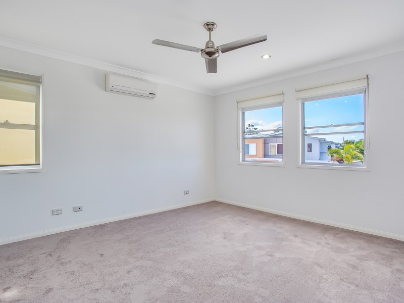 39 Barcelona Way, Burleigh Waters QLD 4220