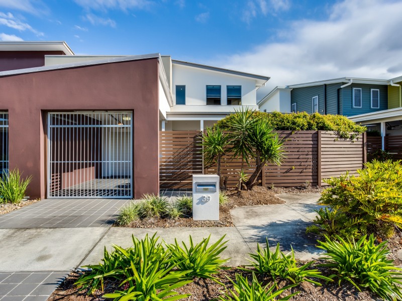 39 Barcelona Way, Burleigh Waters QLD 4220