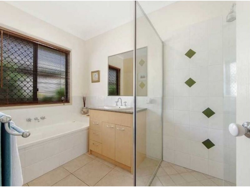 1 Schneid Street, Mudgeeraba QLD 4213