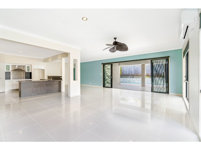 17 Koolang Crescent, Reedy Creek QLD 4227