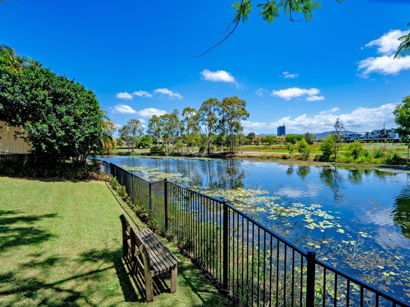 44 Peach Drive, Robina QLD 4226