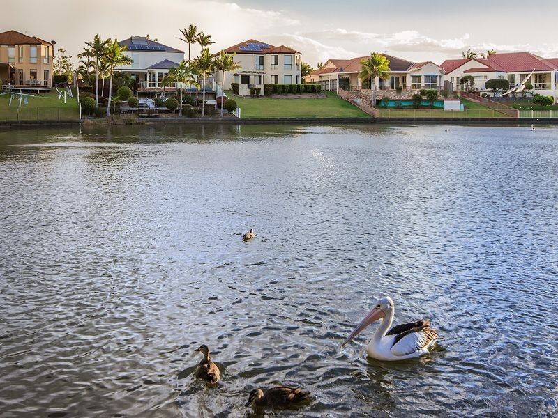 3/2 Beachcomber Court, Burleigh Waters QLD 4220