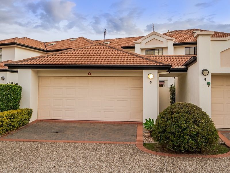 3/2 Beachcomber Court, Burleigh Waters QLD 4220