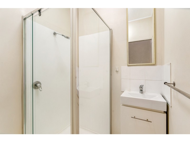 27 Fairsky Avenue, Mermaid Waters QLD 4218