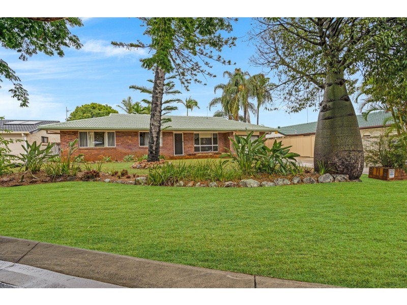 27 Fairsky Avenue, Mermaid Waters QLD 4218